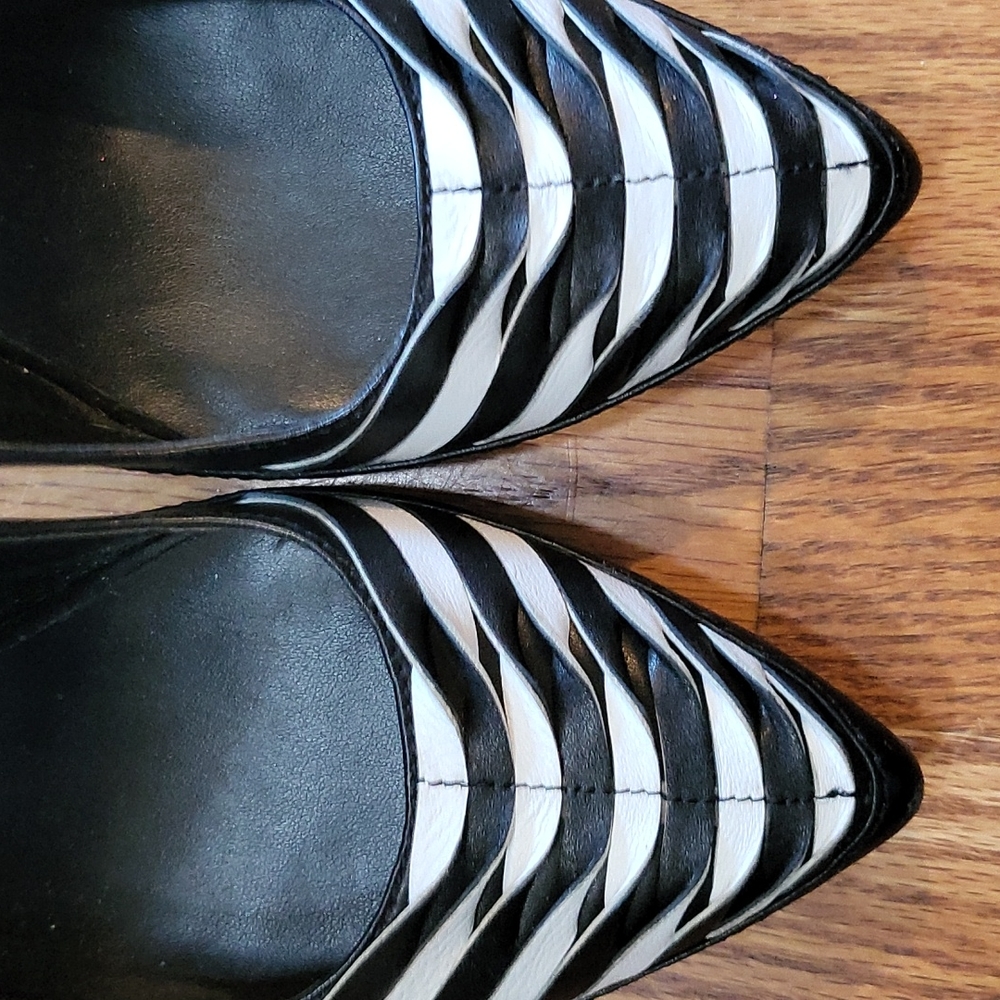 Shoes - Picture 4 of 4